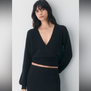 NWT Aritzia SoftSpoke Dear Sweater Size L in Black